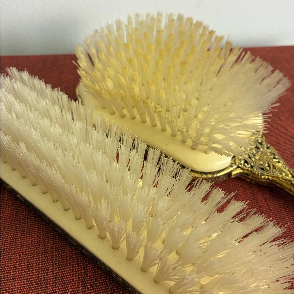 Vintage Delina Vanity Brush Set Needlepoint Floral Hair Brush & Clothing Brush - Picture 7 of 8
